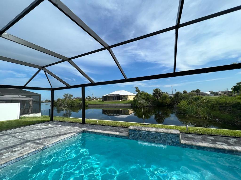 Newly Built Villa Ballerina With Heated Pool And Incredible View Into Beautiful Arrowheadcanal Cape Coral Eksteriør bilde