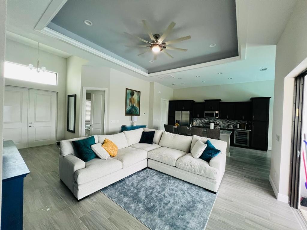Newly Built Villa Ballerina With Heated Pool And Incredible View Into Beautiful Arrowheadcanal Cape Coral Eksteriør bilde