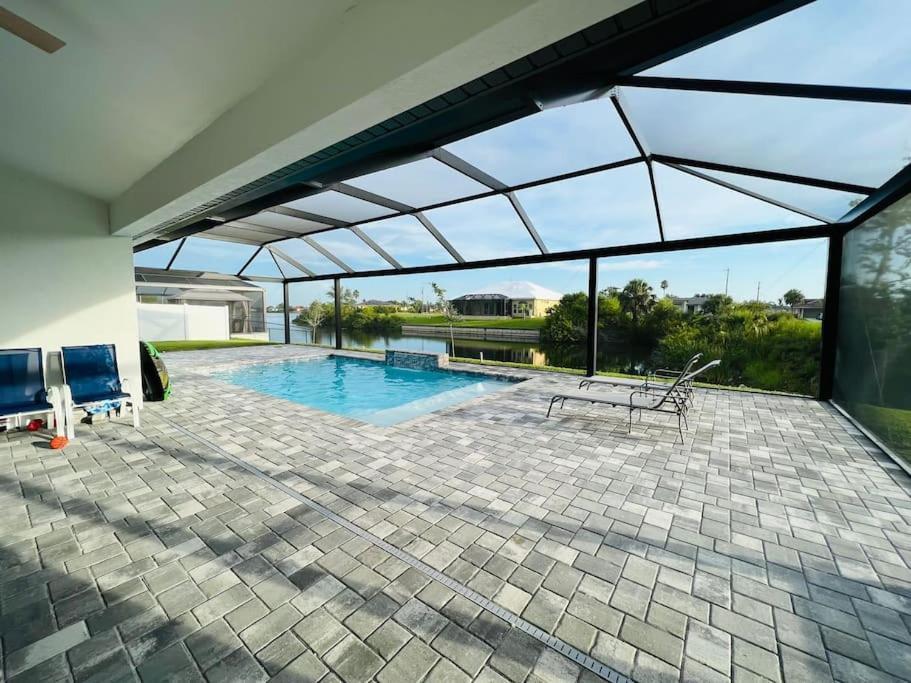 Newly Built Villa Ballerina With Heated Pool And Incredible View Into Beautiful Arrowheadcanal Cape Coral Eksteriør bilde