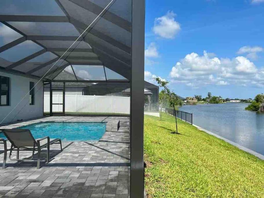 Newly Built Villa Ballerina With Heated Pool And Incredible View Into Beautiful Arrowheadcanal Cape Coral Eksteriør bilde